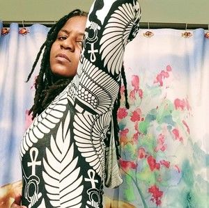 Meet your Posher, Tisharra